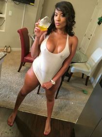 Babe blonde Ashley is